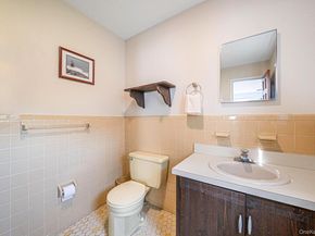 15 Frost Lane, Greenlawn NY 11740