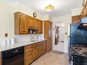 15 Frost Lane, Greenlawn NY 11740