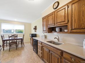 15 Frost Lane, Greenlawn NY 11740