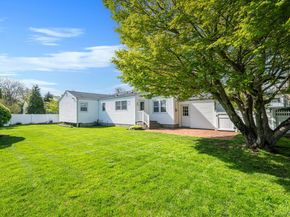 15 Frost Lane, Greenlawn NY 11740