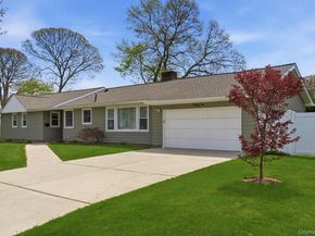 22 Wiggins Street, Ronkonkoma NY 11779