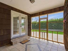 22 Wiggins Street, Ronkonkoma NY 11779
