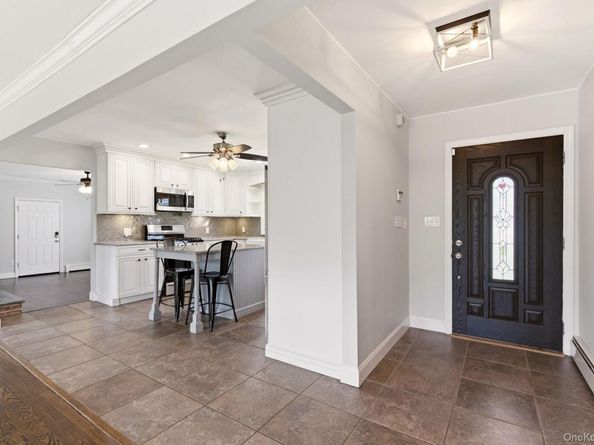 22 Wiggins Street, Ronkonkoma NY 11779