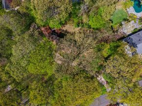 67 The Serpentine, Roslyn Estates NY 11576