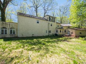 67 The Serpentine, Roslyn Estates NY 11576