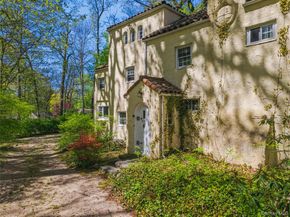 67 The Serpentine, Roslyn Estates NY 11576