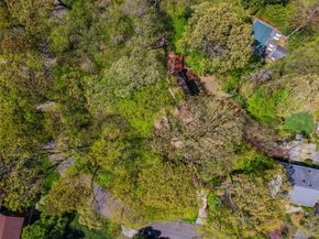 67 The Serpentine, Roslyn Estates NY 11576