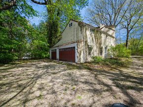 67 The Serpentine, Roslyn Estates NY 11576