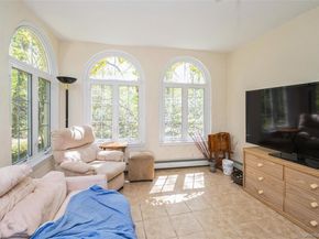 67 The Serpentine, Roslyn Estates NY 11576