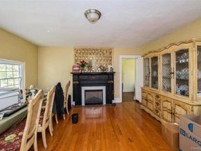 67 The Serpentine, Roslyn Estates NY 11576