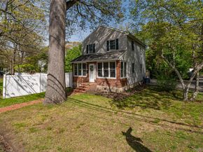 85 E 23rd Street, Huntington Station NY 11746