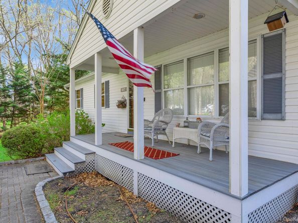 10 Black Pine Street, Center Moriches NY 11934