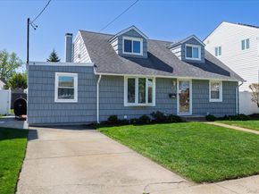 265 W Windsor Parkway, Oceanside NY 11572