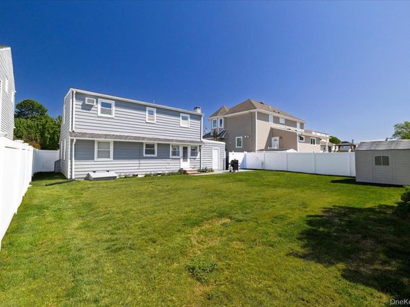 265 W Windsor Parkway, Oceanside NY 11572