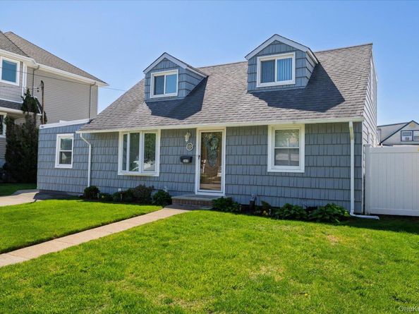 265 W Windsor Parkway, Oceanside NY 11572