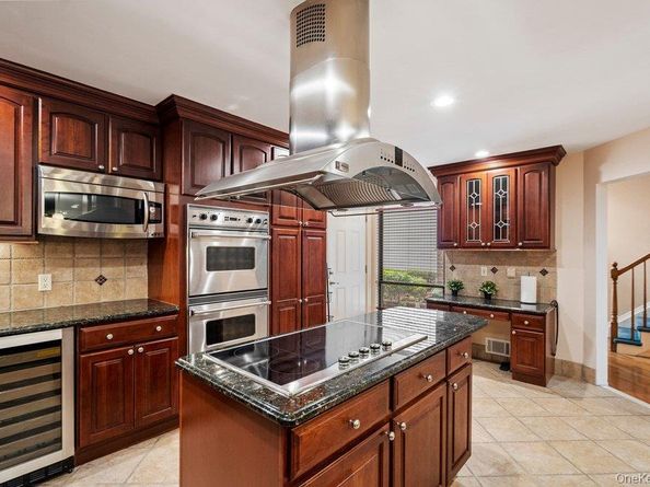 109 Foxwood Drive, Jericho NY 11753