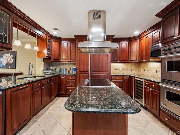 109 Foxwood Drive, Jericho NY 11753