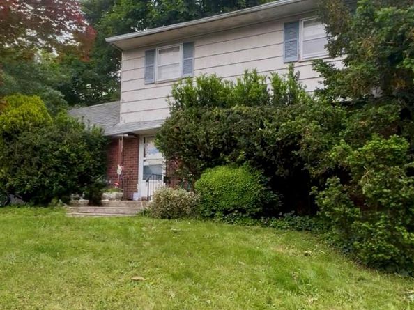 6 E Park Court, Old Bethpage NY 11804