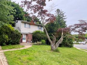 6 E Park Court, Old Bethpage NY 11804