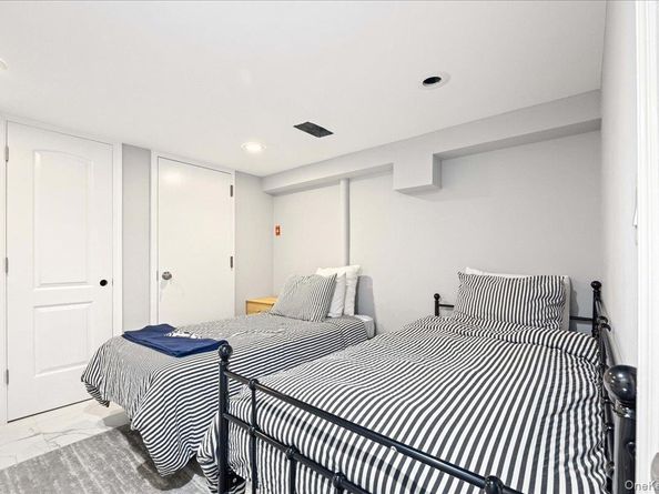 1127 Fordham Lane, Woodmere NY 11598