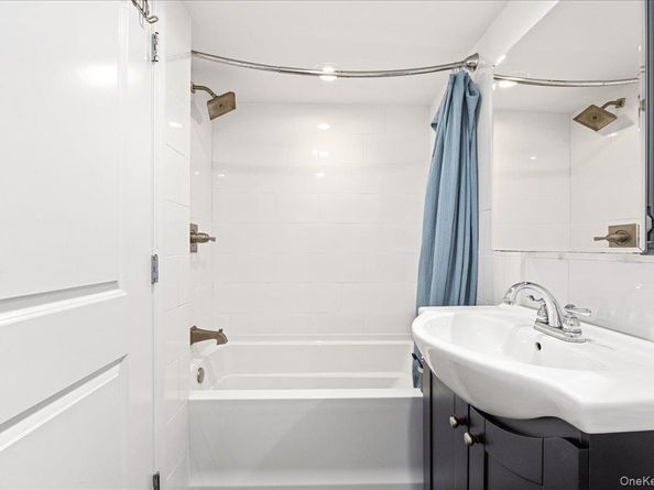 1127 Fordham Lane, Woodmere NY 11598