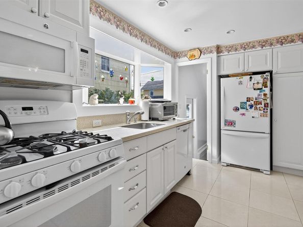 9 Smull Place, Port Washington NY 11050