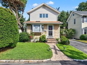 9 Smull Place, Port Washington NY 11050