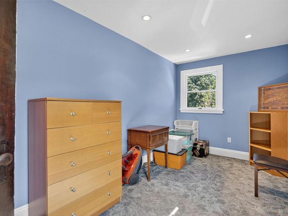 9 Smull Place, Port Washington NY 11050