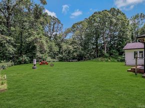 47 Sherwood Gate, Oyster Bay NY 11771