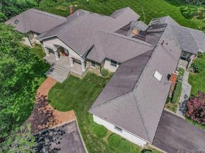 47 Sherwood Gate, Oyster Bay NY 11771