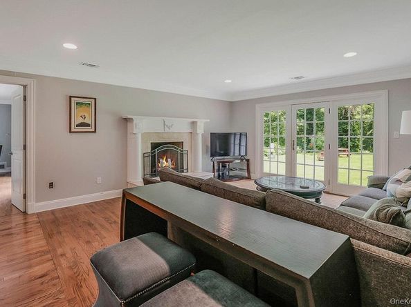 47 Sherwood Gate, Oyster Bay NY 11771