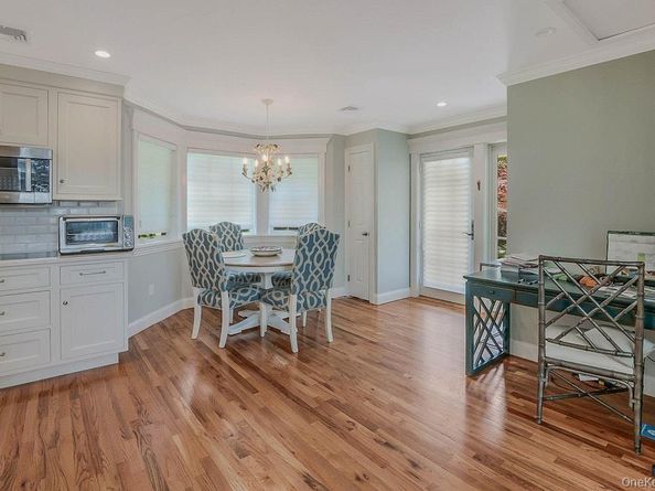 47 Sherwood Gate, Oyster Bay NY 11771