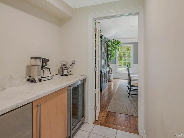 47 Sherwood Gate, Oyster Bay NY 11771