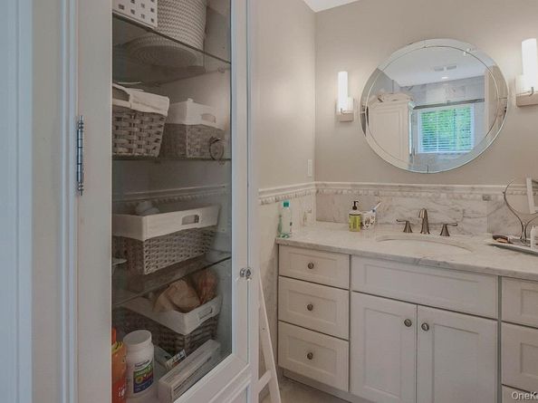 47 Sherwood Gate, Oyster Bay NY 11771