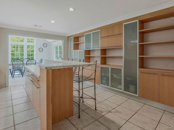 47 Sherwood Gate, Oyster Bay NY 11771