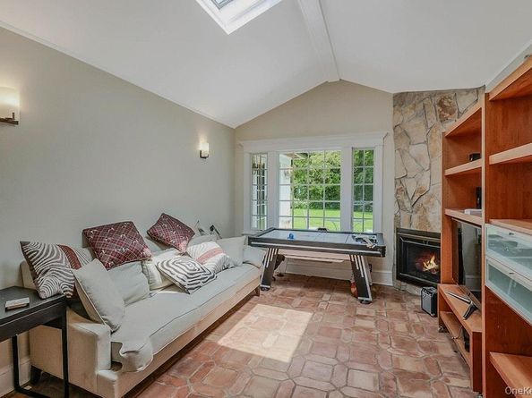 47 Sherwood Gate, Oyster Bay NY 11771