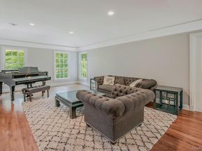 47 Sherwood Gate, Oyster Bay NY 11771