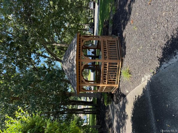 10 Greenbriar Court, Middle Island NY 11953