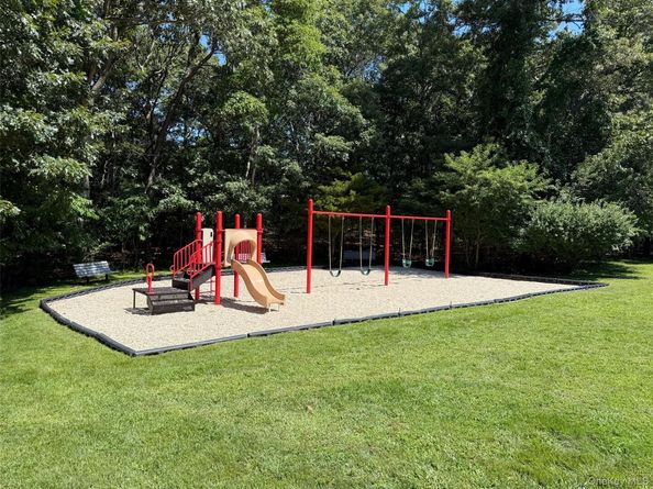 10 Greenbriar Court, Middle Island NY 11953