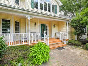 10 Bryan Meadow Path, Northport NY 11768