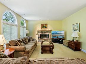 10 Bryan Meadow Path, Northport NY 11768