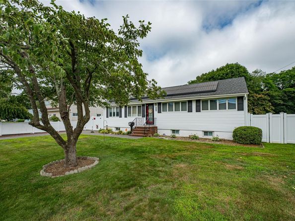 1144 Martinstein Avenue, Bay Shore NY 11706