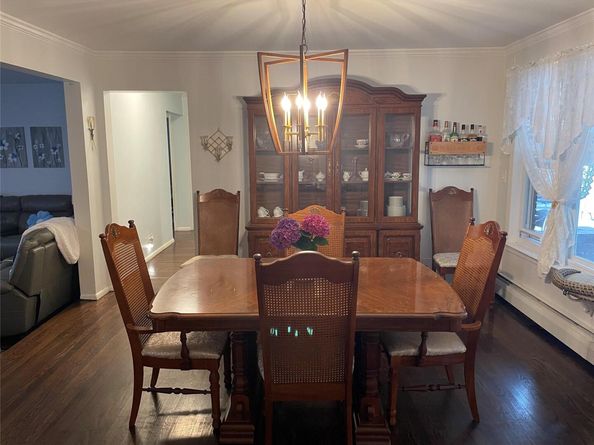 267 N. Poplar Street, Massapequa NY 11758