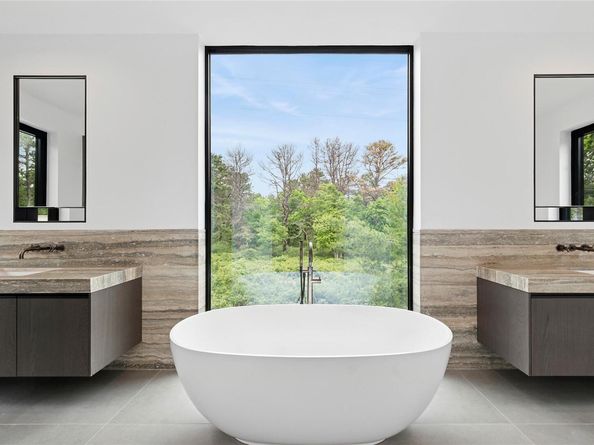 9 Blue Jay Way, East Hampton NY 11937