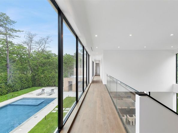 9 Blue Jay Way, East Hampton NY 11937