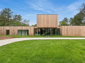 9 Blue Jay Way, East Hampton NY 11937