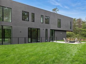 9 Blue Jay Way, East Hampton NY 11937