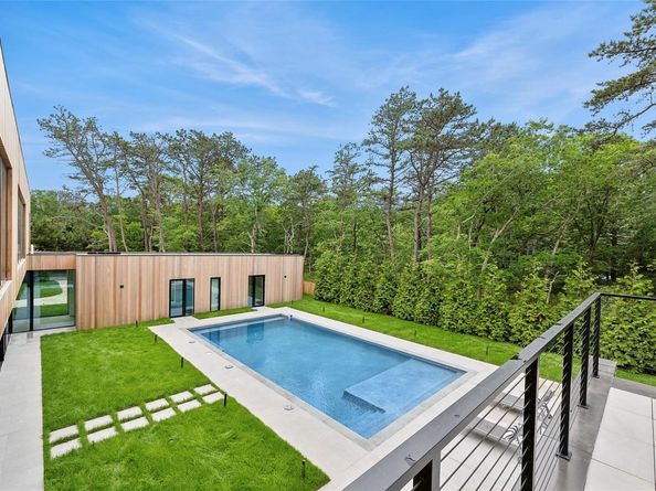 9 Blue Jay Way, East Hampton NY 11937