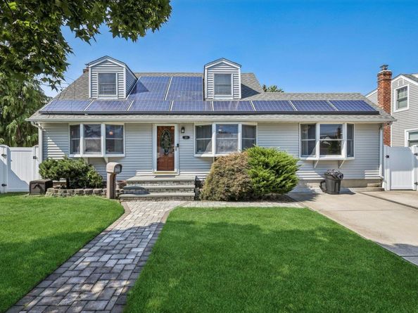 223 N Beech Street, Massapequa NY 11758