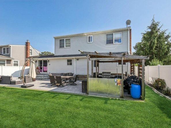 223 N Beech Street, Massapequa NY 11758